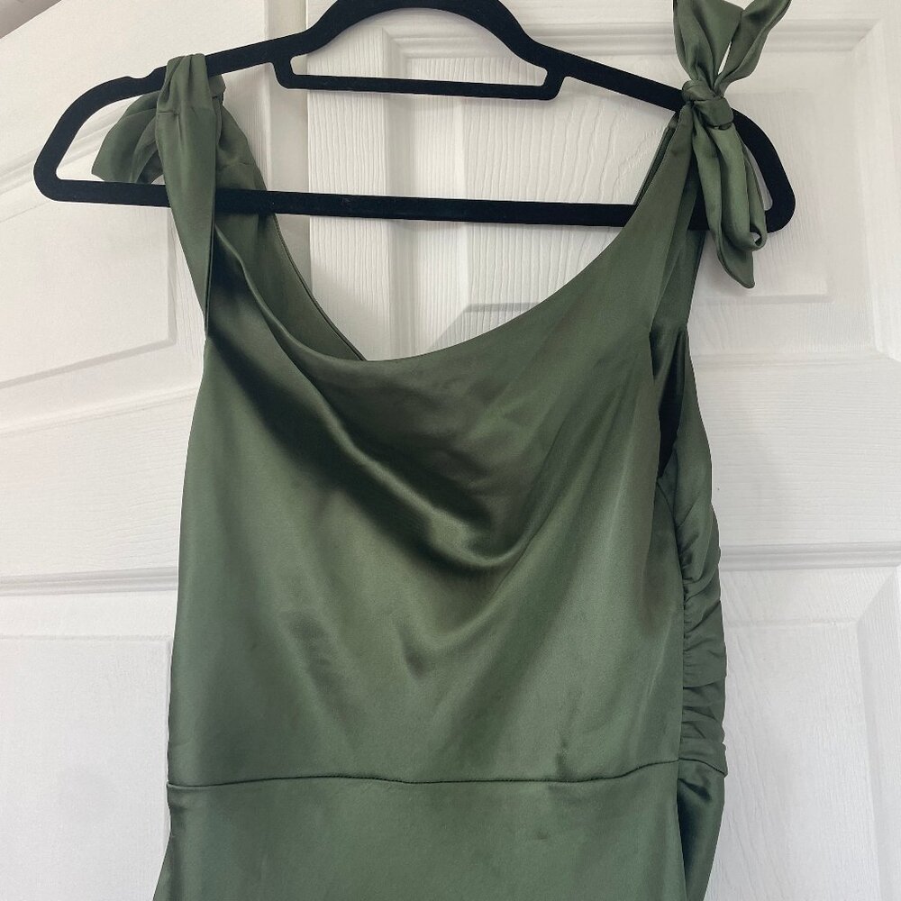 Petal & Pup Selma One-Shoulder Satin Gown | Size S - Picture 4 of 6